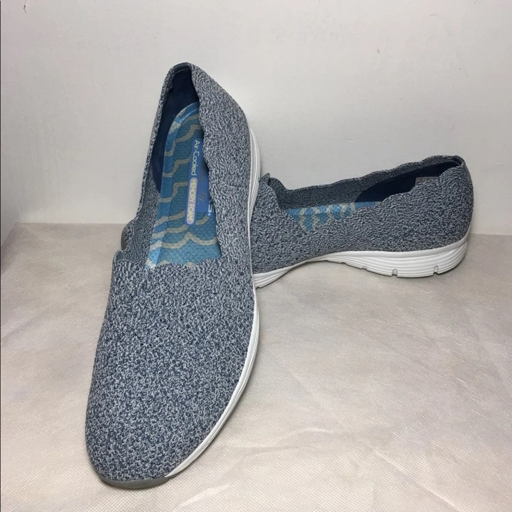 Sketchers Classic Fit